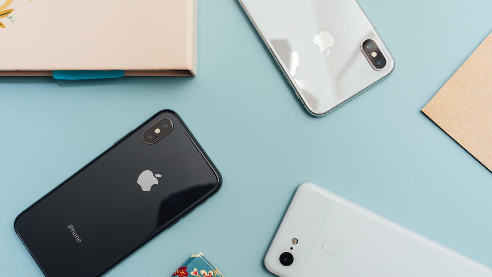 Smartphone with facial recognition and face unlock interface
